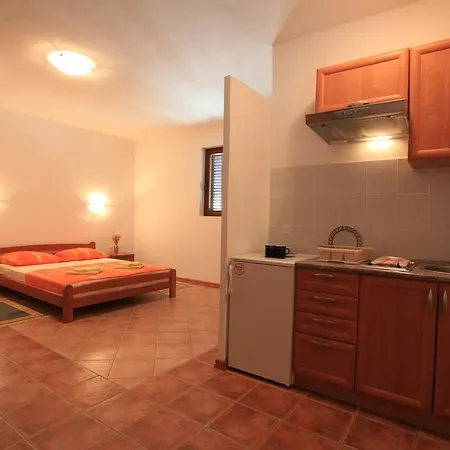 Apartmán Pinus *